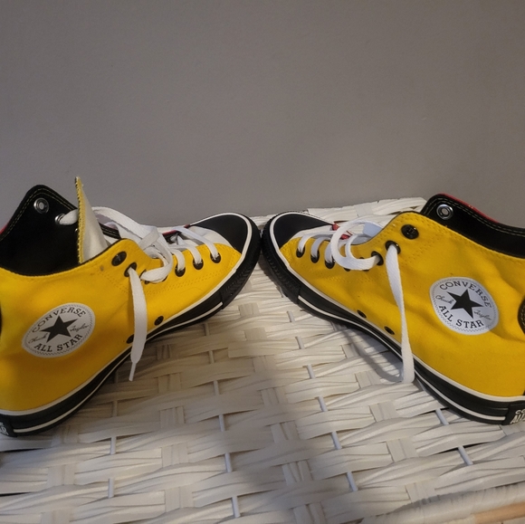 Custom design Converse - Picture 1 of 3